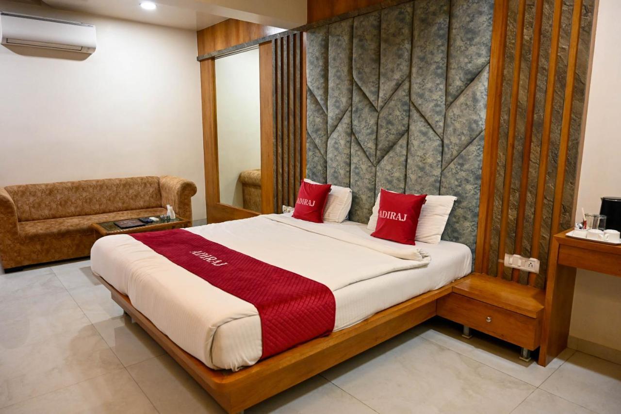 Hotel Adiraj Residency à Navi Mumbai Extérieur photo