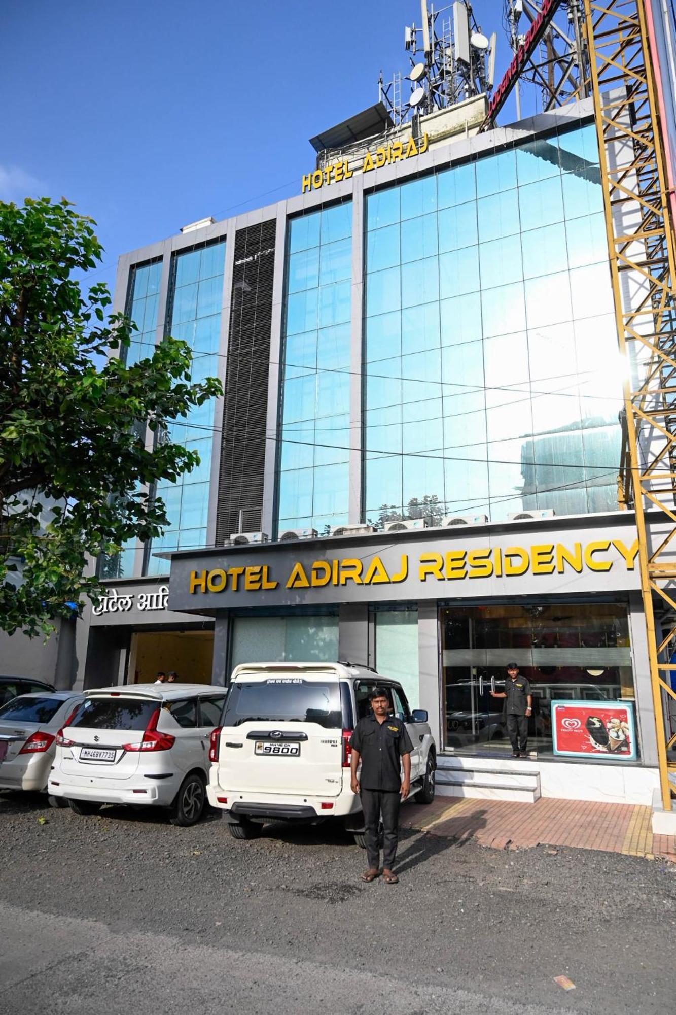 Hotel Adiraj Residency à Navi Mumbai Extérieur photo