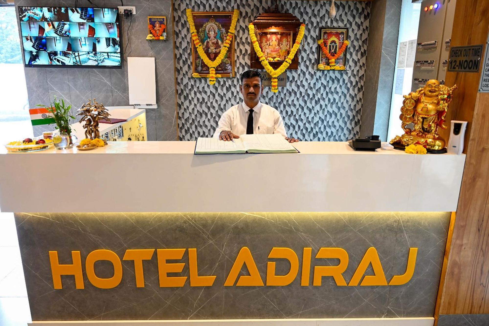 Hotel Adiraj Residency à Navi Mumbai Extérieur photo