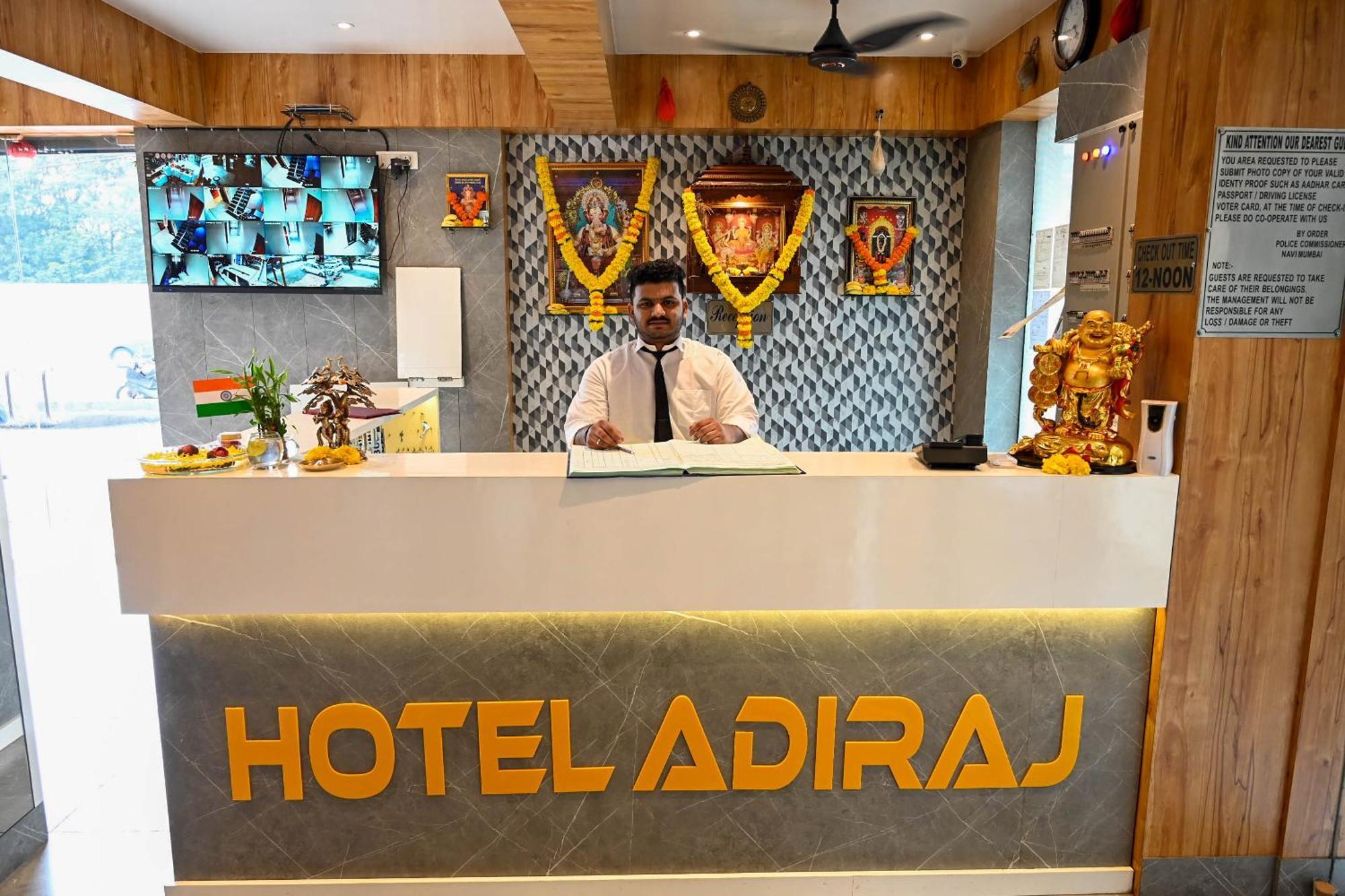Hotel Adiraj Residency à Navi Mumbai Extérieur photo