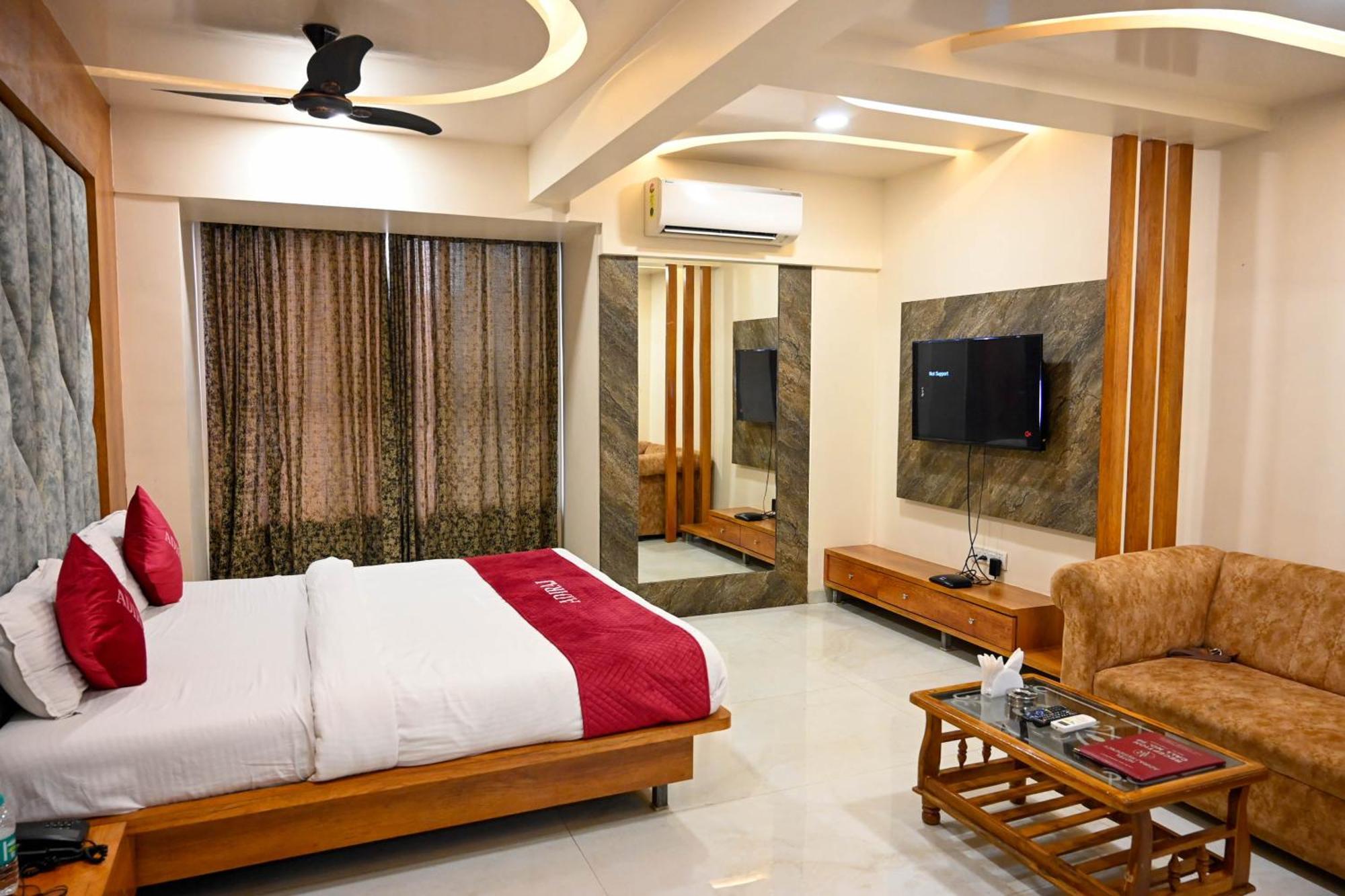 Hotel Adiraj Residency à Navi Mumbai Extérieur photo