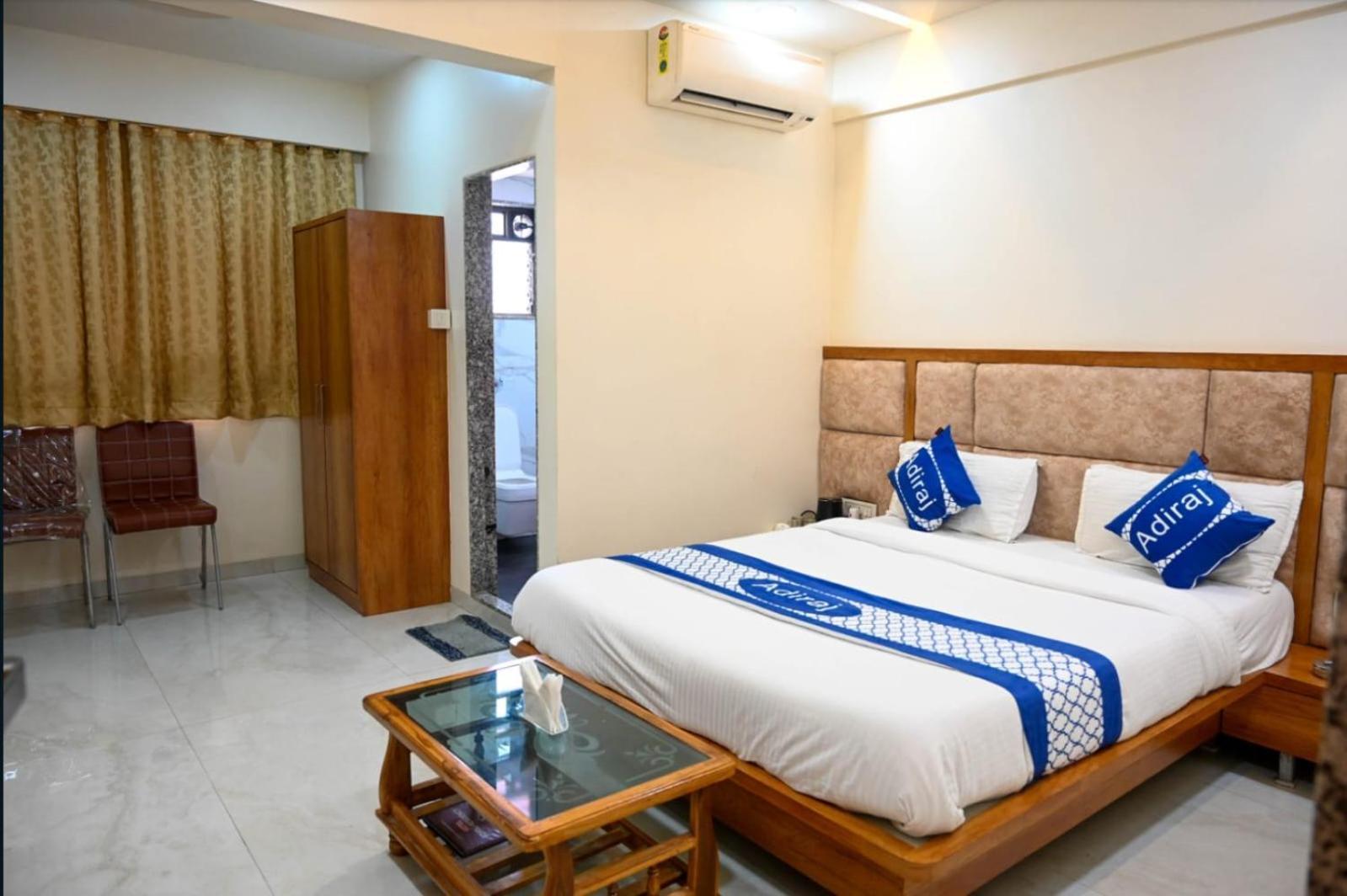Hotel Adiraj Residency à Navi Mumbai Extérieur photo